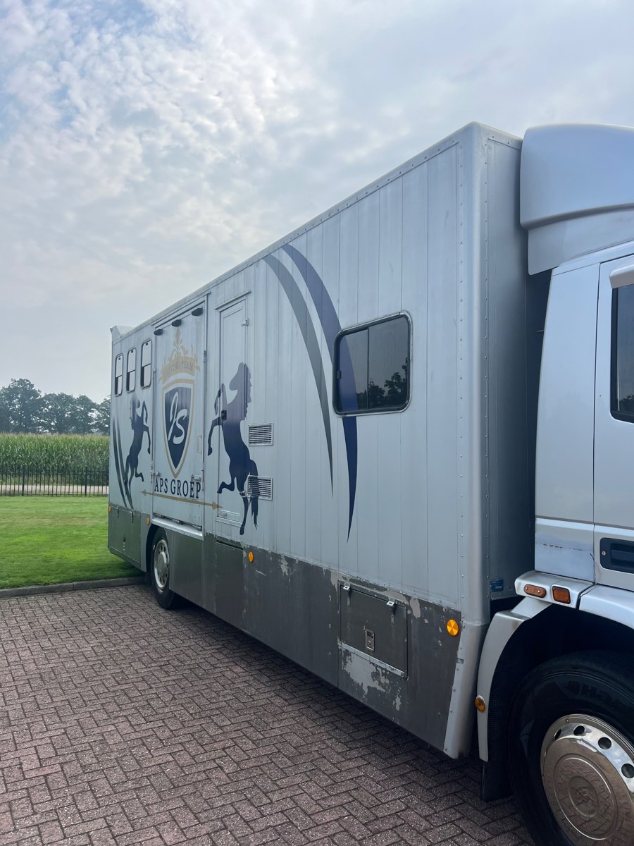 IVECO MT180E24/P 2-paards paardenvrachtwagen foto 5