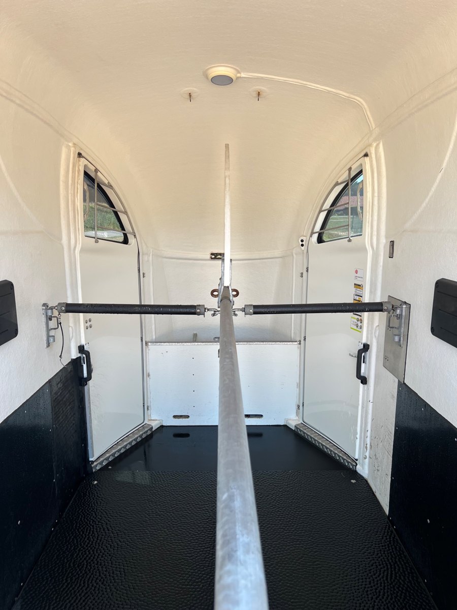 Bücker N/A 2-paards paardentrailer foto 9